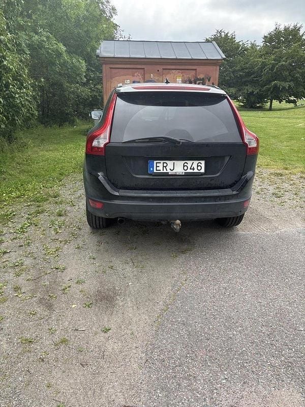 Svart Begagnad 2012 Volvo XC60 Momentum SUV | 95 000 kr (Superpris) - Bild 1/4