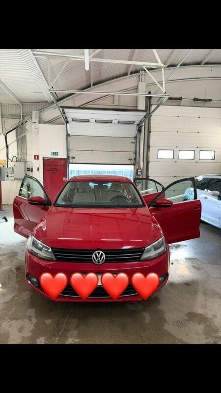 Röd Begagnad 2012 VW Jetta GT Sedan | 65 000 kr (Bra pris) - Bild 1/3