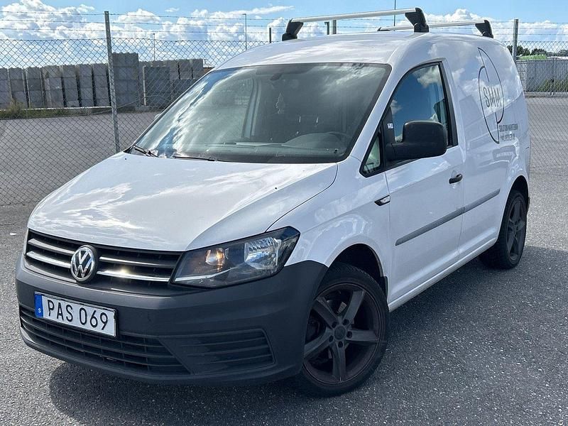 Vit Begagnad 2017 VW Caddy Minibuss | 59 500 kr - Bild 1/4