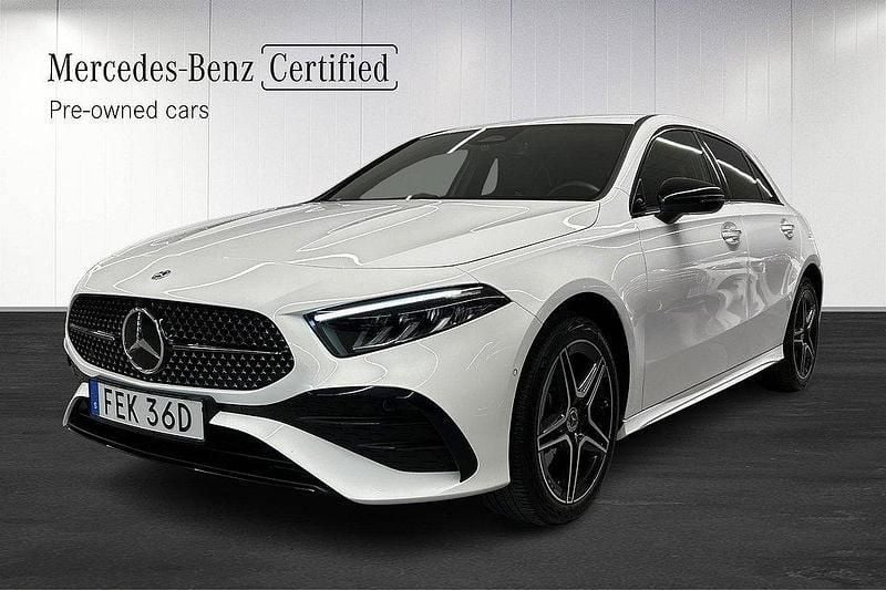 Vit Begagnad 2023 Mercedes A250 AMG Halvkombi | 379 000 kr (Marknadspris) - Bild 1/4