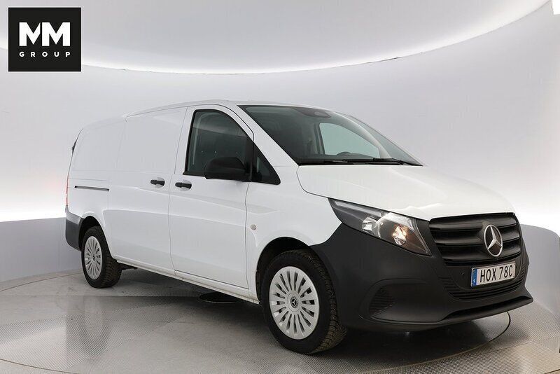 Vit (arktisk vit) Begagnad 2025 Mercedes Vito Minibuss | 548 750 kr (Superpris) - Bild 1/4