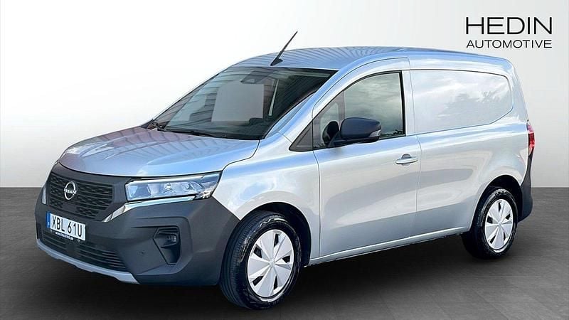 Grå (silver) Begagnad 2022 Nissan Townstar Minibuss | 169 000 kr (Superpris) - Bild 1/4