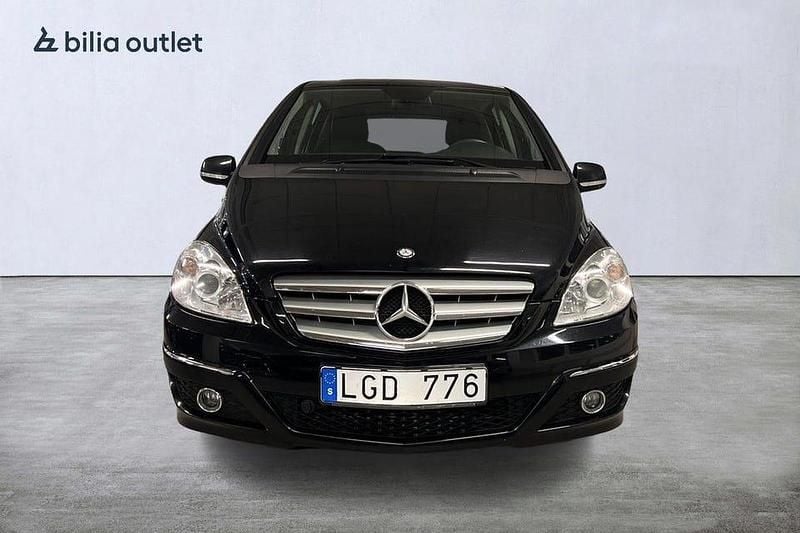 Begagnad Mercedes B180 109 HK (80 kW) 2011 Svart Minibuss