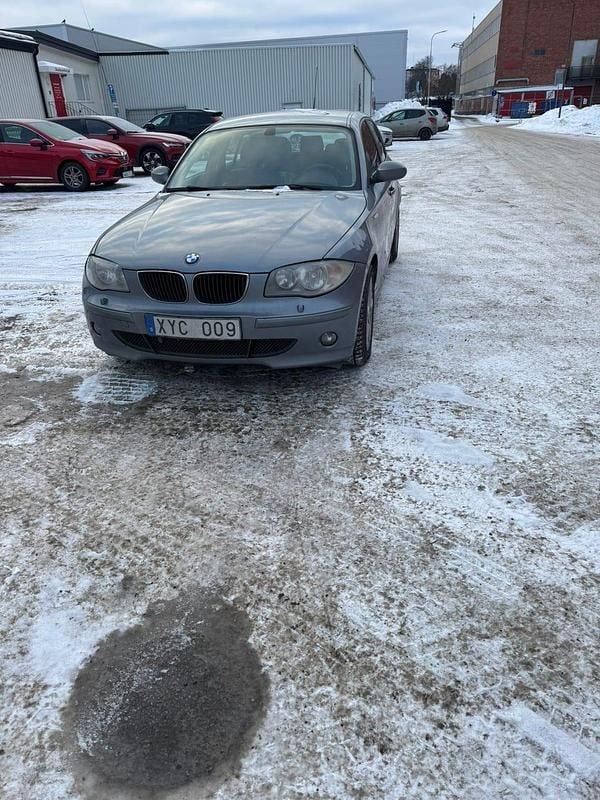 Begagnad BMW 118 129 HK (94 kW) 2006 Halvkombi