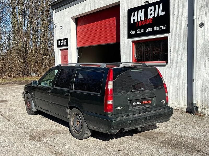 Begagnad Volvo V70 170 HK (125 kW) 1999 Grön Kombi