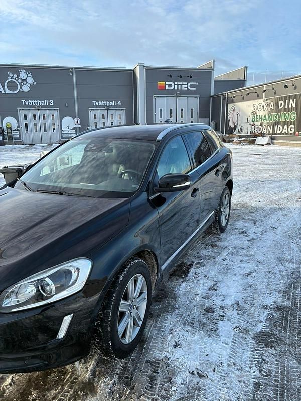 Begagnad Volvo XC60 190 HK (139 kW) 2017 Svart SUV