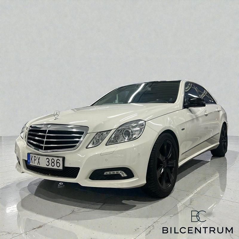 Vit Begagnad 2010 Mercedes E250 Sedan | 129 900 kr (Marknadspris) - Bild 1/4