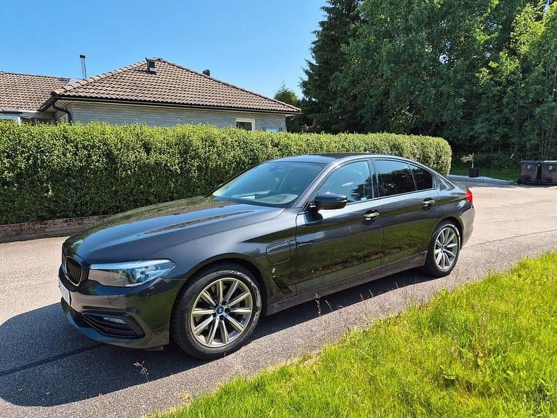 Begagnad BMW 530 iPerformance 252 HK (185 kW) 2017 Grå Sedan