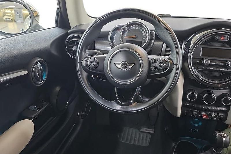 Begagnad Mini ONE 103 HK (75 kW) 2016 Vit Halvkombi