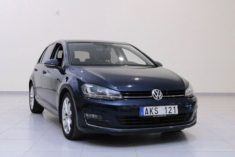 Mörkblå Begagnad 2013 VW Golf VII GT Halvkombi | 94 900 kr (Marknadspris) - Bild 1/4