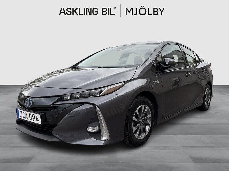 Mörkgrå Begagnad 2017 Toyota Prius Plug-in Hybrid Active Halvkombi | 189 000 kr (Marknadspris) - Bild 1/3