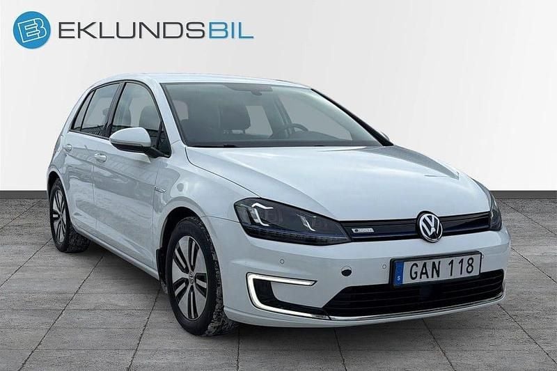 Begagnad VW e-Golf 85 kW (116 HK) 2014 Vit Halvkombi