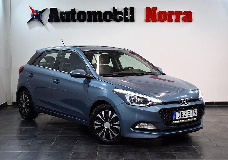 Begagnad Hyundai i20 84 HK (61 kW) 2016 Blå Halvkombi