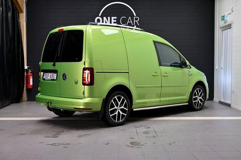 Begagnad VW Caddy 150 HK (110 kW) 2019 Grön Minibuss