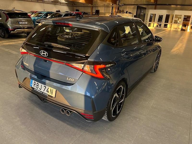 Begagnad Hyundai i20 N Line 101 HK (74 kW) 2024 Blå metallic Halvkombi
