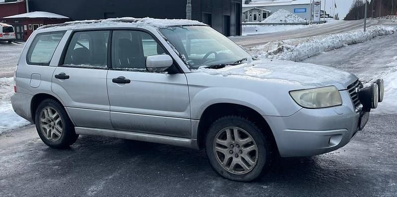 Begagnad 2007 Subaru Forester SUV | 5 000 kr (Marknadspris) - Bild 1/4