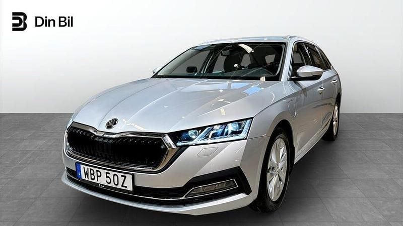 Silver Begagnad 2024 Skoda Octavia Style Kombi | 329 900 kr (Superpris) - Bild 1/4