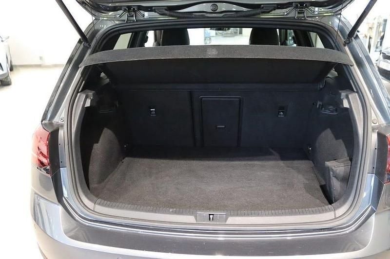 Begagnad VW Golf VII GTE 150 HK (110 kW) 2020 Grå Kombi