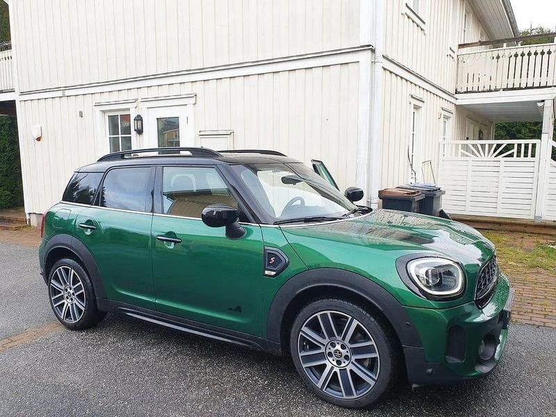 Begagnad Mini Countryman 221 HK (162 kW) 2024 British racing green iv | leather chester malt brown SUV