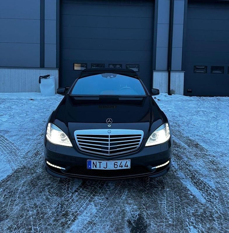 Begagnad Mercedes S350 258 HK (189 kW) 2011