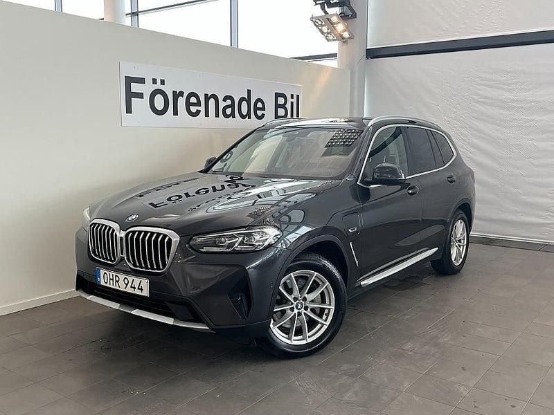 Grå Begagnad 2022 BMW X3 SUV | 349 000 kr (Marknadspris) - Bild 1/4