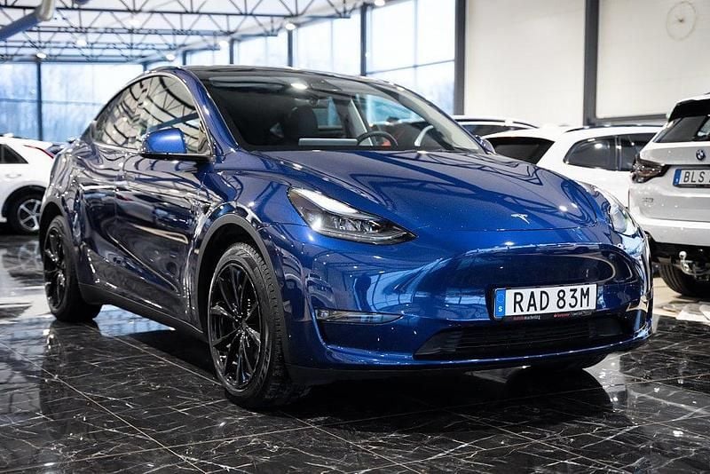Begagnad Tesla Model Y Long Range AWD 378 kW (514 HK) 2022 Blå SUV