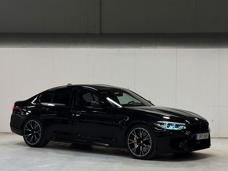 Svart Begagnad 2020 BMW M5 Competition Edition | 819 900 kr (Marknadspris) - Bild 1/4
