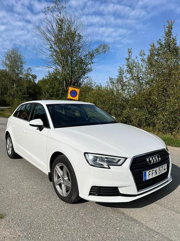 Begagnad Audi A3 150 HK (110 kW) 2018 Vit Sedan