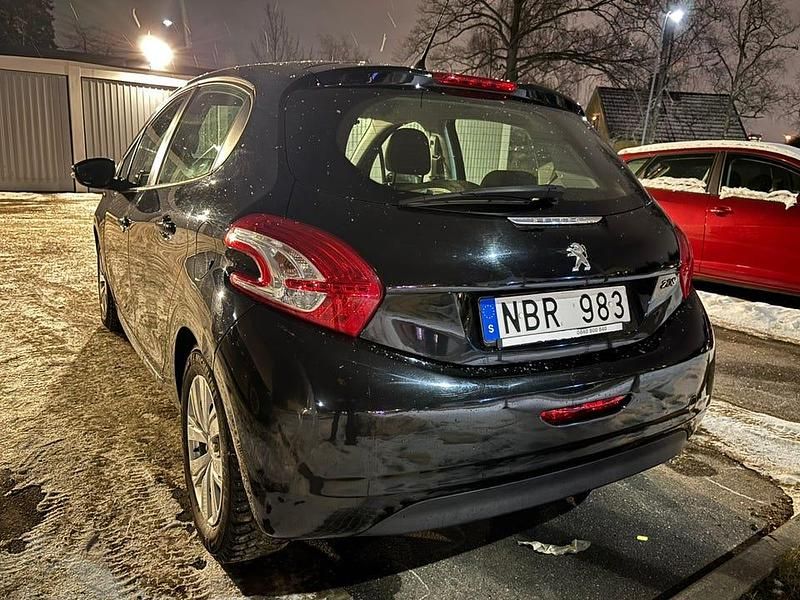 Begagnad Peugeot 208 68 HK (50 kW) 2012 Halvkombi