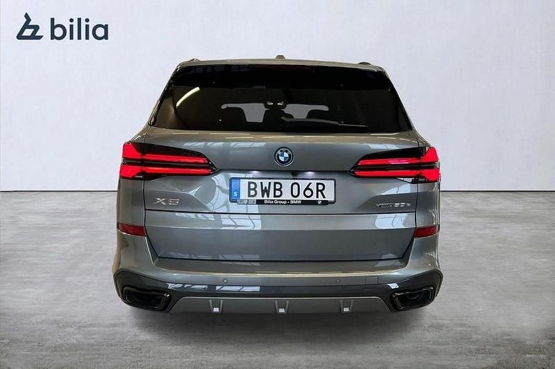 Begagnad BMW X5 M Sport 490 HK (360 kW) 2025 Grå SUV