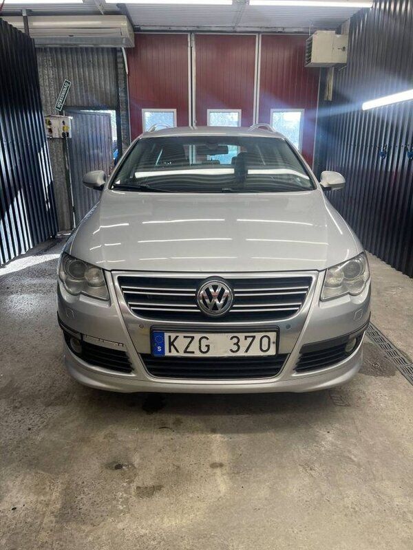 Silver Begagnad 2010 VW Passat Kombi | 53 900 kr (Dyr) - Bild 1/4