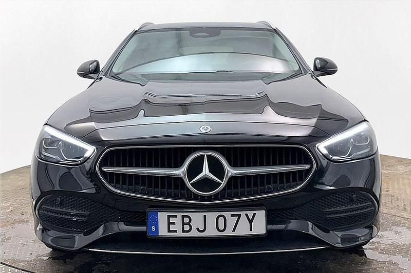 Begagnad Mercedes C300e Avantgarde 204 HK (150 kW) 2022 Svart Kombi