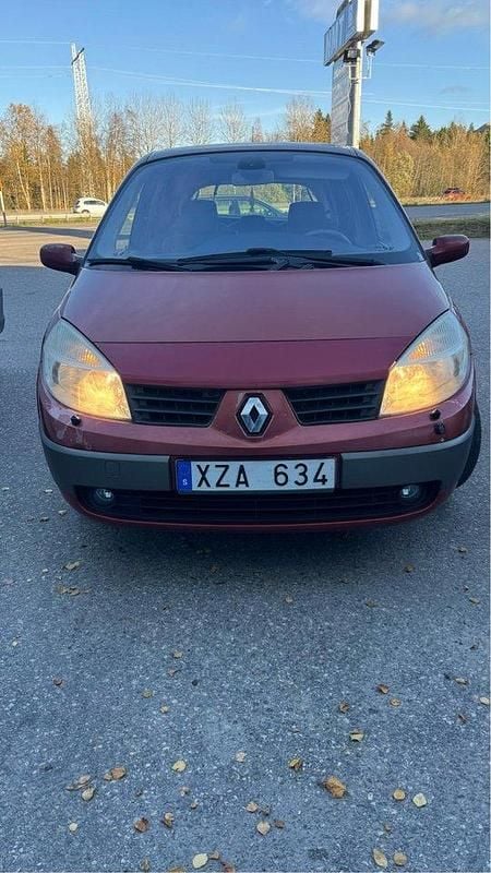 Röd Begagnad 2006 Renault Scénic II Minibuss | 30 000 kr (Marknadspris) - Bild 1/4