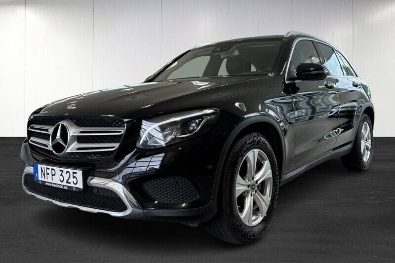 Svart (black) Begagnad 2018 Mercedes GLC220 SUV | 299 900 kr (Marknadspris) - Bild 1/4