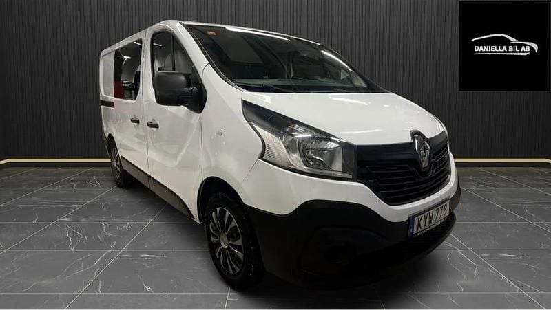 Vit Begagnad 2015 Renault Trafic Minibuss | 109 900 kr (Marknadspris) - Bild 1/4