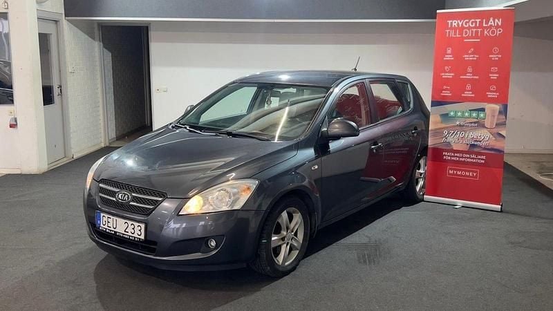 Grå Begagnad 2008 Kia Ceed 3 Halvkombi | 29 900 kr (Marknadspris) - Bild 1/4