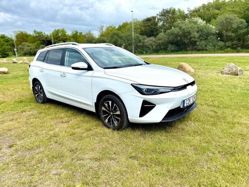 Vit Begagnad 2022 MG MG5 EV Comfort Kombi | 179 000 kr - Bild 1/4