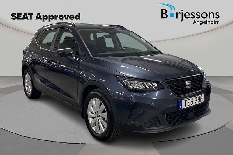 Grå Begagnad 2024 Seat Arona Style SUV | 199 000 kr (Marknadspris) - Bild 1/4