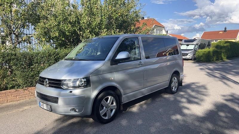 Silver Begagnad 2014 VW Multivan Comfortline Minibuss | 118 000 kr - Bild 1/4