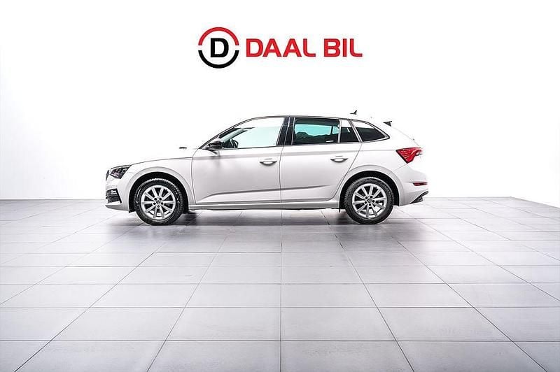 Vit Begagnad 2019 Skoda Scala Halvkombi | 174 700 kr (Marknadspris) - Bild 1/4