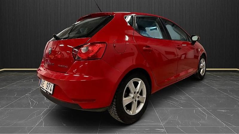 Begagnad Seat Ibiza Style 105 HK (77 kW) 2012 Röd Halvkombi