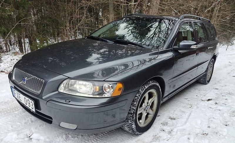 Begagnad Volvo V70 Kinetic 170 HK (125 kW) 2008 Grå Kombi