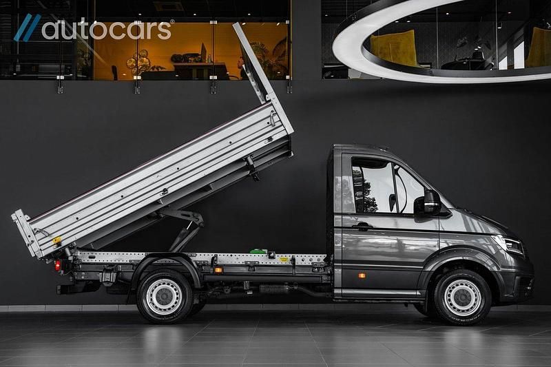 Grå Begagnad 2018 VW Crafter Van | 698 750 kr - Bild 1/4