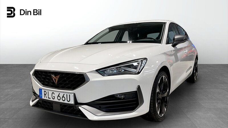 Vit (candy white) Begagnad 2023 Cupra Leon Kombi | 277 900 kr (Bra pris) - Bild 1/4