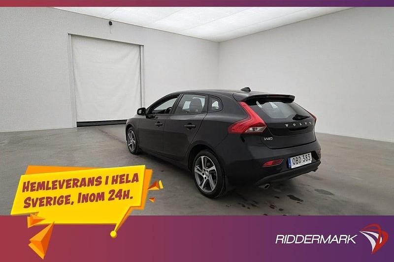 Begagnad Volvo V40 Momentum 150 HK (110 kW) 2016 Svart Halvkombi