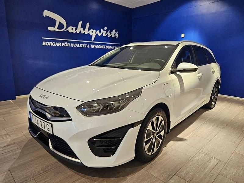 Vit Begagnad 2023 Kia Ceed Sportswagon Kombi | 259 000 kr (Marknadspris) - Bild 1/3