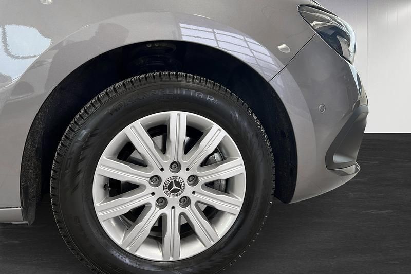 Begagnad Mercedes T180 116 HK (85 kW) 2024 Grå Minibuss