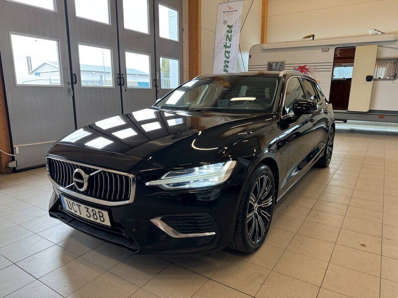 Begagnad 2021 Volvo V60 Business Edition Kombi | 229 800 kr - Bild 1/4