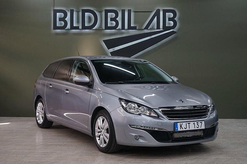 Grå Begagnad 2015 Peugeot 308 Active Kombi | 89 900 kr (Marknadspris) - Bild 1/4