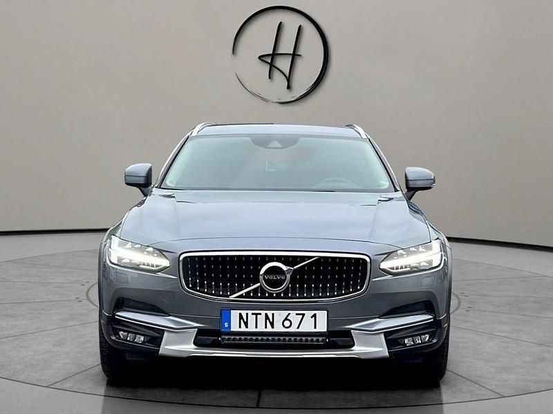 Begagnad Volvo V90 CC SE 190 HK (139 kW) 2017 Grå Kombi